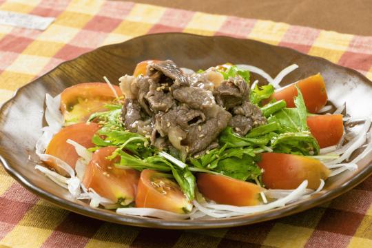 牛肉とトマトのサラダ