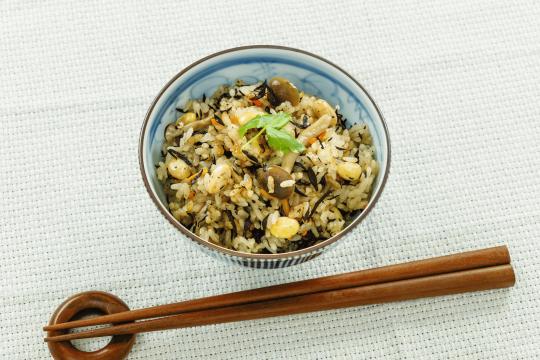 大豆とひじきの炊き込みご飯