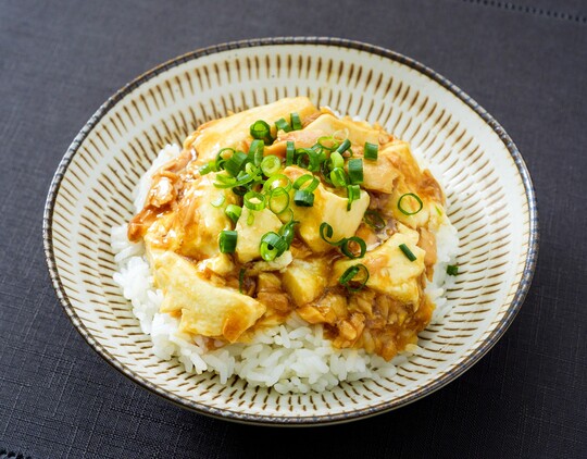 ツナと絹とうふのスタミナ丼
