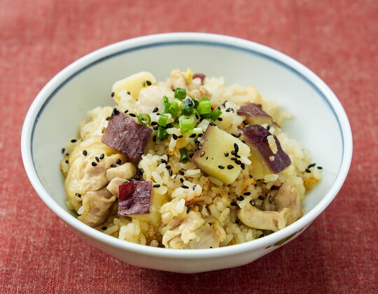 鶏肉とさつまいもの
炊き込みご飯