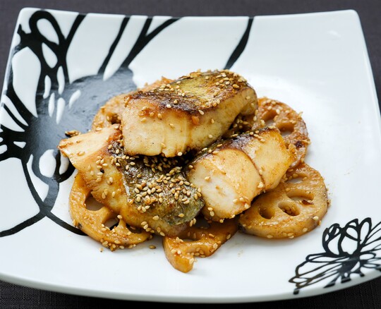 シルバーとれんこんの
ごま焼き